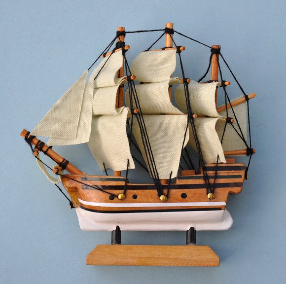 Mayflower Miniature Ships Model and Refrigerator Magnet